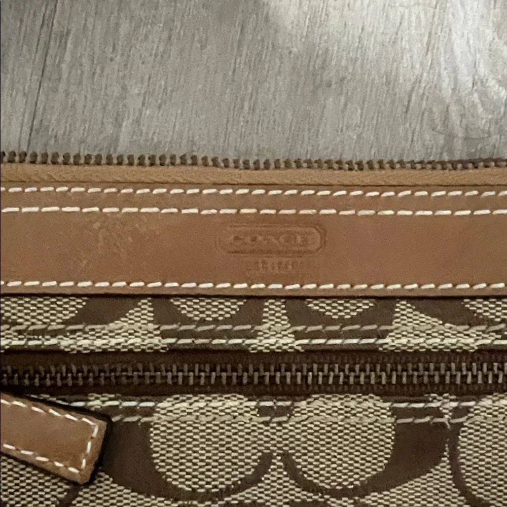 Vintage Y2K Coach Signature Brown and Tan Wristlet - Picture 3 of 8